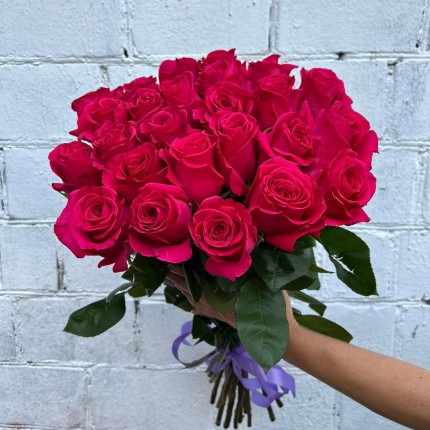 Букет из розовых роз с доставкой  в Красноярске